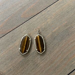 NWOT Kendra Scott drop earrings